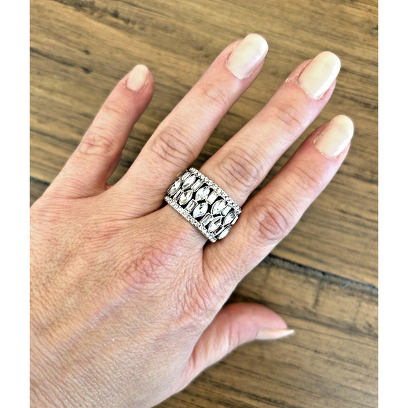 Paparazzi Accessories Ring LOT of 24 Assorted Styles Stretch Rings Wholesale Lot - Picture 7 of 16